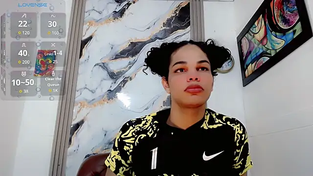 Snapshot of Zonce_shimer chatting on April 22, 8:10 pm Zonce shimer online show from April 22, 8:10 pm