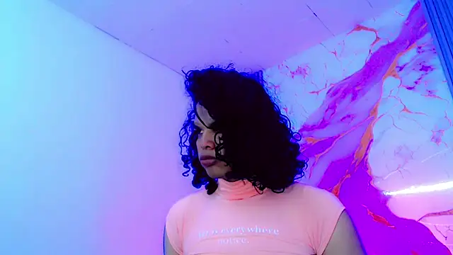 Snapshot of Zonce_shimer chatting on May 5, 7:22 pm Zonce shimer online show from May 5, 7:22 pm