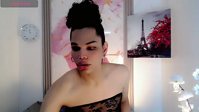 Snapshot of Zonce_shimer chatting on May 11, 7:33 pm Zonce shimer online show from May 11, 7:33 pm