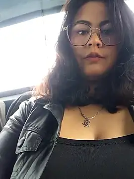 Snapshot of Mari-98 chatting on February 12, 4:35 pm Mari-98 online show from February 12, 4:35 pm