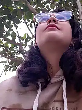 Snapshot of Mari-98 chatting on February 22, 6:06 pm Mari-98 online show from February 22, 6:06 pm