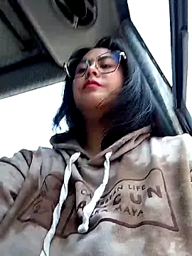 Snapshot of Mari-98 chatting on March 1, 4:31 pm Mari-98 online show from March 1, 4:31 pm