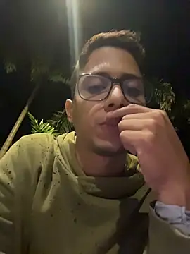 Snapshot of Gael_Velaryx chatting on February 20, 3:36 am Gael Velaryx online show from February 20, 3:36 am