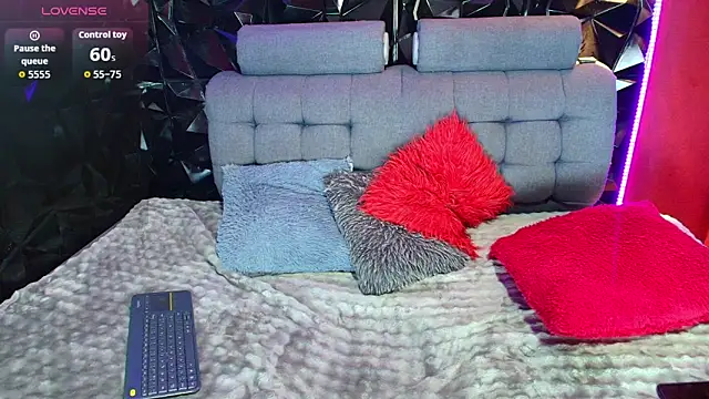 Tammy sutra online show from March 25, 7:09 pm