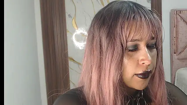 Snapshot of valen_ros chatting on March 8, 10:19 am valen ros online show from March 8, 10:19 am