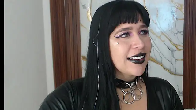 Snapshot of valen_ros chatting on April 12, 10:31 am valen ros online show from April 12, 10:31 am