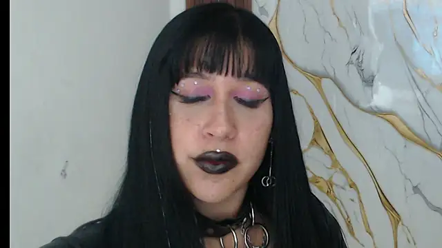 Snapshot of valen_ros chatting on April 12, 10:37 pm valen ros online show from April 12, 10:37 pm
