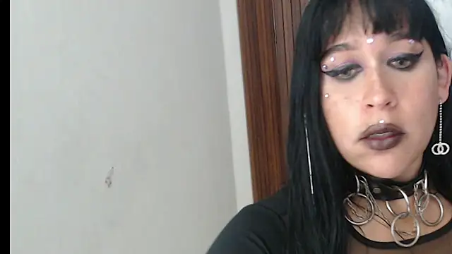 Snapshot of valen_ros chatting on April 19, 6:10 pm valen ros online show from April 19, 6:10 pm
