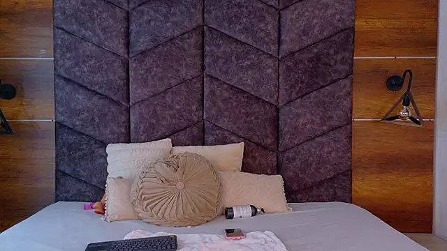 Snapshot of FernandaBrown__ chatting on February 24, 7:34 pm FernandaBrown online show from February 24, 7:34 pm