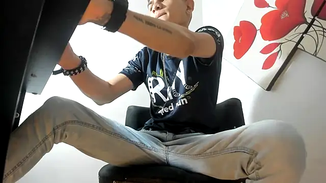Jesshot bigcock20cm online show from May 23, 6:23 pm