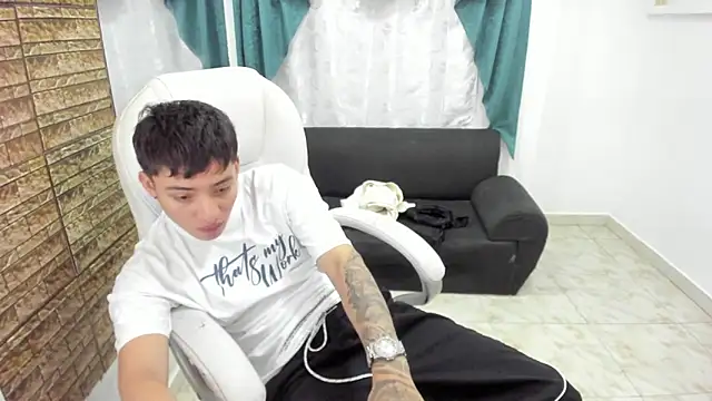 Wesleey-Boy online show from February 17, 6:14 pm