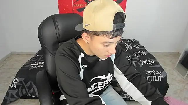 Wesleey-Boy online show from April 11, 7:40 pm