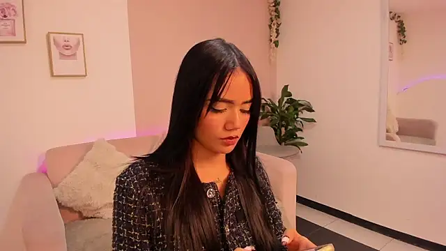 Snapshot of Mila_jenner chatting on February 25, 12:04 pm Mila jenner online show from February 25, 12:04 pm