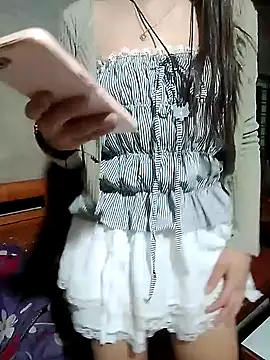 Snapshot of DoliceGirl2k chatting on April 4, 1:30 pm DoliceGirl2k online show from April 4, 1:30 pm