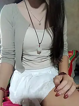 Snapshot of DoliceGirl2k chatting on April 9, 12:32 am DoliceGirl2k online show from April 9, 12:32 am