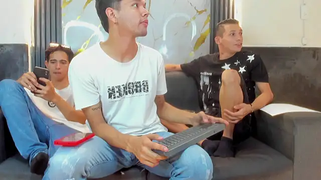 Snapshot of Wonka_1 chatting on February 10, 4:05 am Wonka 1 online show from February 10, 4:05 am