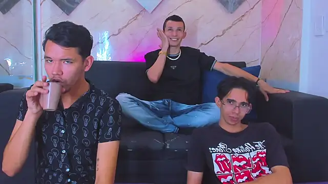 Snapshot of Wonka_1 chatting on February 12, 3:45 am Wonka 1 online show from February 12, 3:45 am