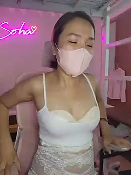 Snapshot of LucyKiss chatting on July 2, 5:13 am LucyKiss online show from July 2, 5:13 am