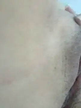 Snapshot of YOONIEcah chatting on February 5, 5:23 am YOONIEcah online show from February 5, 5:23 am