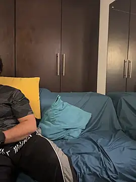 Snapshot of EmilyAndAndrew chatting on February 20, 3:58 am EmilyAndAndrew online show from February 20, 3:58 am