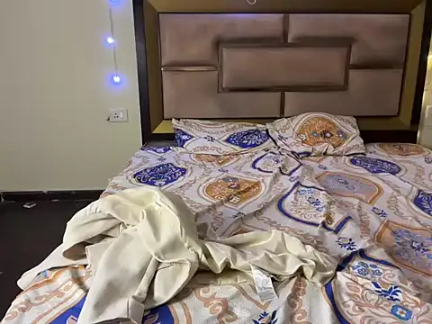 Hersheykaur online show from March 11, 11:00 pm