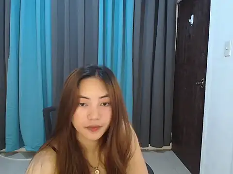 Snapshot of babydenxx69 chatting on February 8, 7:01 am babydenxx69 online show from February 8, 7:01 am