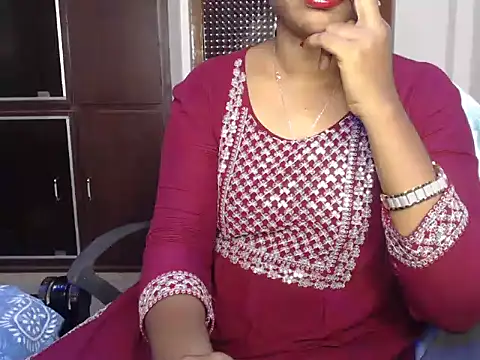 Snapshot of VixenNandhu chatting on April 18, 6:23 pm VixenNandhu online show from April 18, 6:23 pm