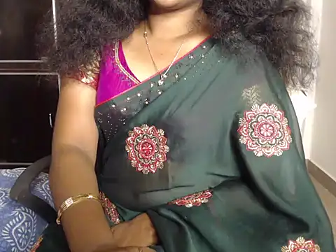 Snapshot of VixenNandhu chatting on April 22, 7:04 pm VixenNandhu online show from April 22, 7:04 pm