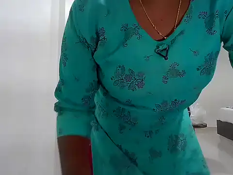 Snapshot of VixenNandhu chatting on April 27, 6:17 pm VixenNandhu online show from April 27, 6:17 pm