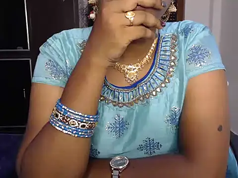 Snapshot of VixenNandhu chatting on April 29, 7:20 pm VixenNandhu online show from April 29, 7:20 pm