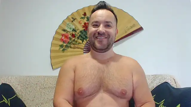 Snapshot of Hairy9inch chatting on April 25, 10:07 am Hairy9inch online show from April 25, 10:07 am