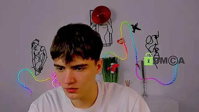 Snapshot of emil_lucky chatting on February 13, 12:23 pm emil lucky online show from February 13, 12:23 pm