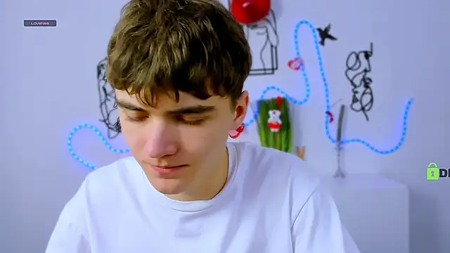 Snapshot of emil_lucky chatting on February 18, 12:34 pm emil lucky online show from February 18, 12:34 pm