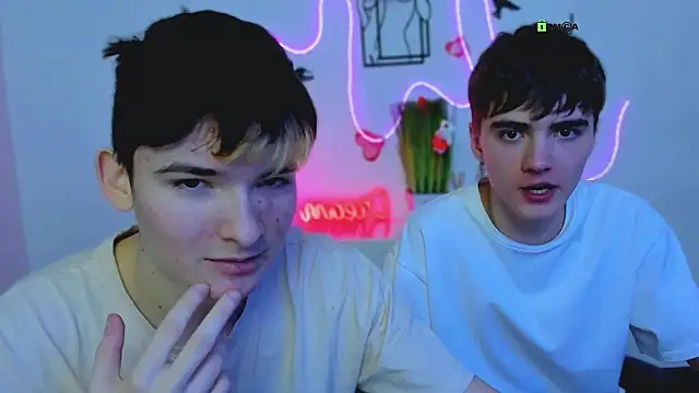 Snapshot of emil_lucky chatting on February 21, 7:26 pm emil lucky online show from February 21, 7:26 pm