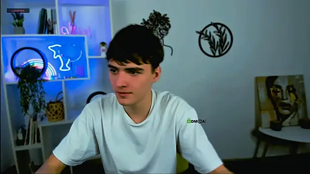 Snapshot of emil_lucky chatting on February 24, 12:36 pm emil lucky online show from February 24, 12:36 pm