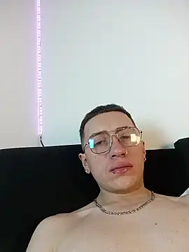 Snapshot of Emmanuel_Lust chatting on February 11, 1:38 pm Emmanuel Lust online show from February 11, 1:38 pm