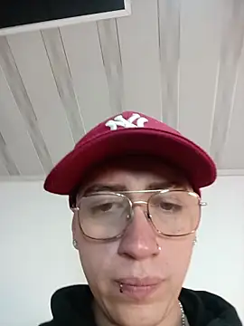 Snapshot of Emmanuel_Lust chatting on February 21, 12:06 pm Emmanuel Lust online show from February 21, 12:06 pm