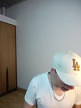 Snapshot of Emmanuel_Lust chatting on March 2, 12:23 pm Emmanuel Lust online show from March 2, 12:23 pm