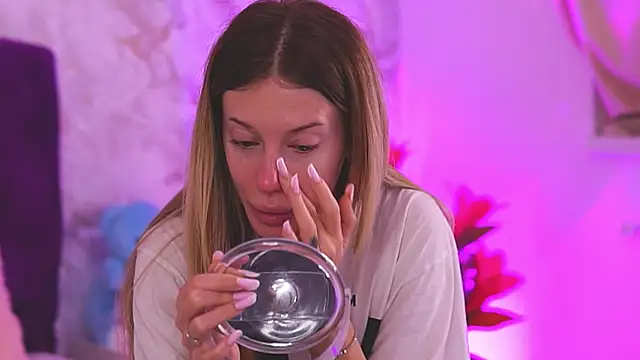 EllinaNuria online show from February 21, 4:13 am