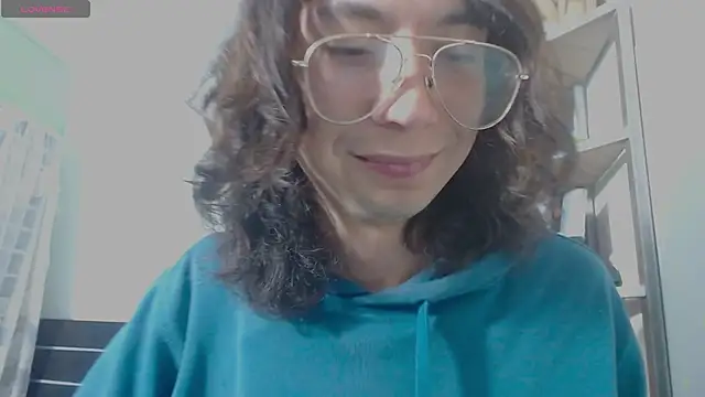 Snapshot of najimi_uwu_ chatting on February 19, 1:12 am najimi uwu online show from February 19, 1:12 am