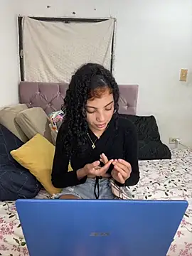 Snapshot of Britney__Latina chatting on March 4, 2:17 am Britney Latina online show from March 4, 2:17 am