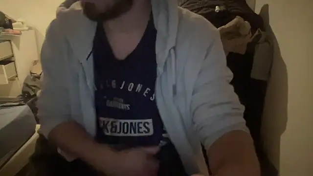 Snapshot of raoulbtnbois chatting on February 7, 12:36 am raoulbtnbois online show from February 7, 12:36 am