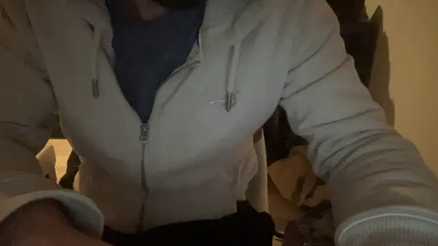 Snapshot of raoulbtnbois chatting on February 15, 12:36 pm raoulbtnbois online show from February 15, 12:36 pm