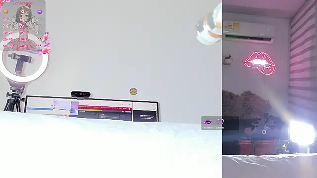 lana  kane   online show from April 17, 9:01 am