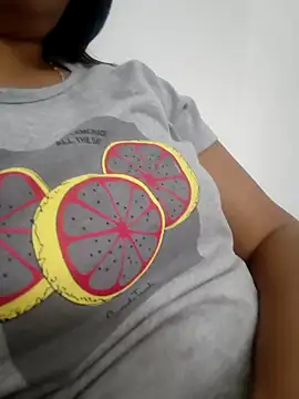 Snapshot of Fantasy_Queen94 chatting on February 17, 4:02 pm Fantasy Queen94 online show from February 17, 4:02 pm