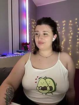 lipsi vikki online show from February 15, 7:10 pm