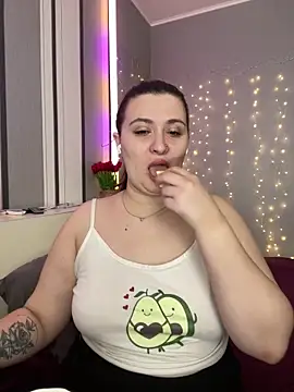 lipsi vikki online show from February 18, 7:04 am