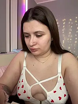 lipsi vikki online show from February 19, 8:21 am