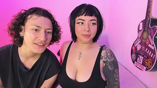 Snapshot of Aria_x_Orien_ chatting on February 13, 4:36 pm Aria x Orien online show from February 13, 4:36 pm