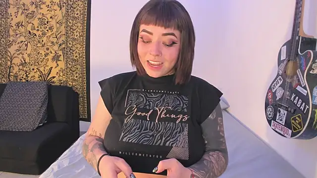 Snapshot of Aria_x_Orien_ chatting on July 15, 7:52 pm Aria x Orien online show from July 15, 7:52 pm